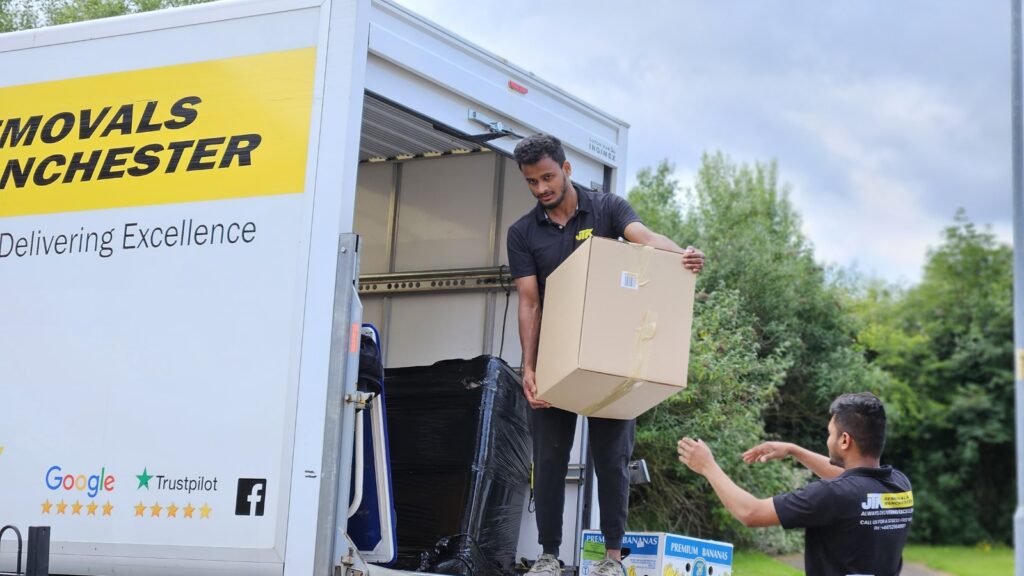 man with a van, mov­ers and packers, removals, Manchester removals, top Manchester removals company, man with a van services, Student Moves in Manchester 