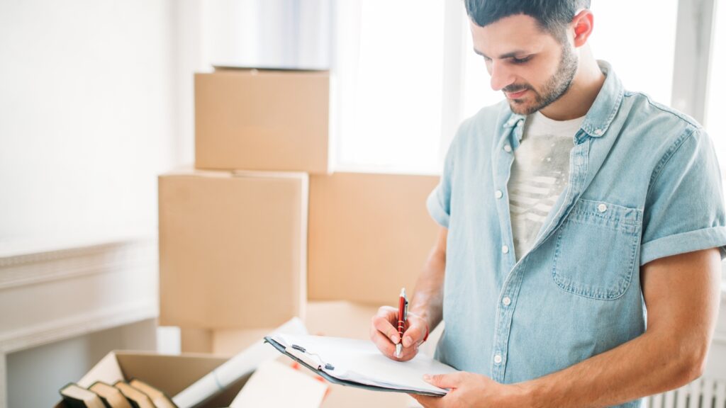Moving and Packing Checklist, mover and package, removals, man with a van